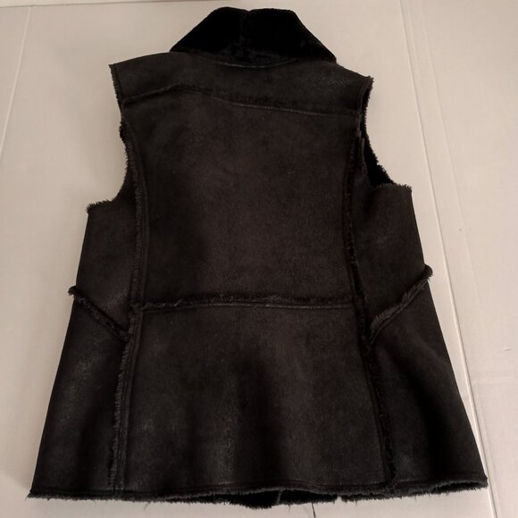 Cupcakes and Cashmere BaddieVest Black Faux Fur/Suede Asymmetrical Women’s S NWT - Picture 5 of 16